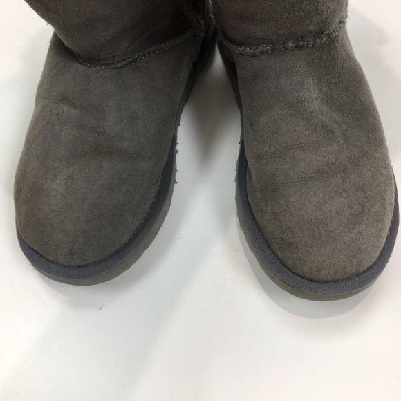 Uggs Bailey Button Triplet Boots in Grey Size 5 - Picture 9 of 15